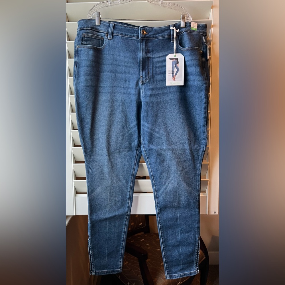 RE GENERATION - VENUS - NWT High Rise Skinny Jeans - Size 24